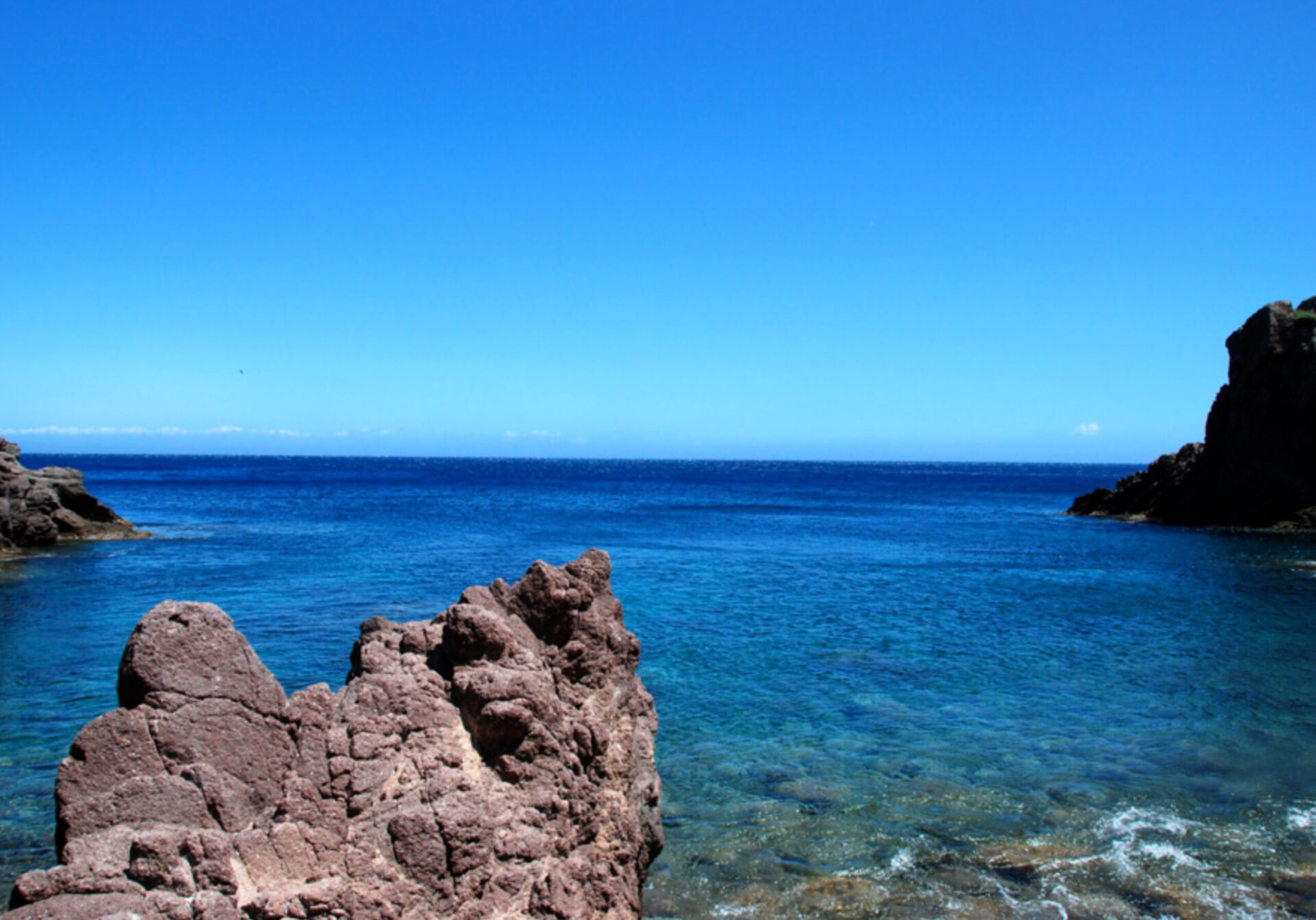 Beaches and coves of Capraia