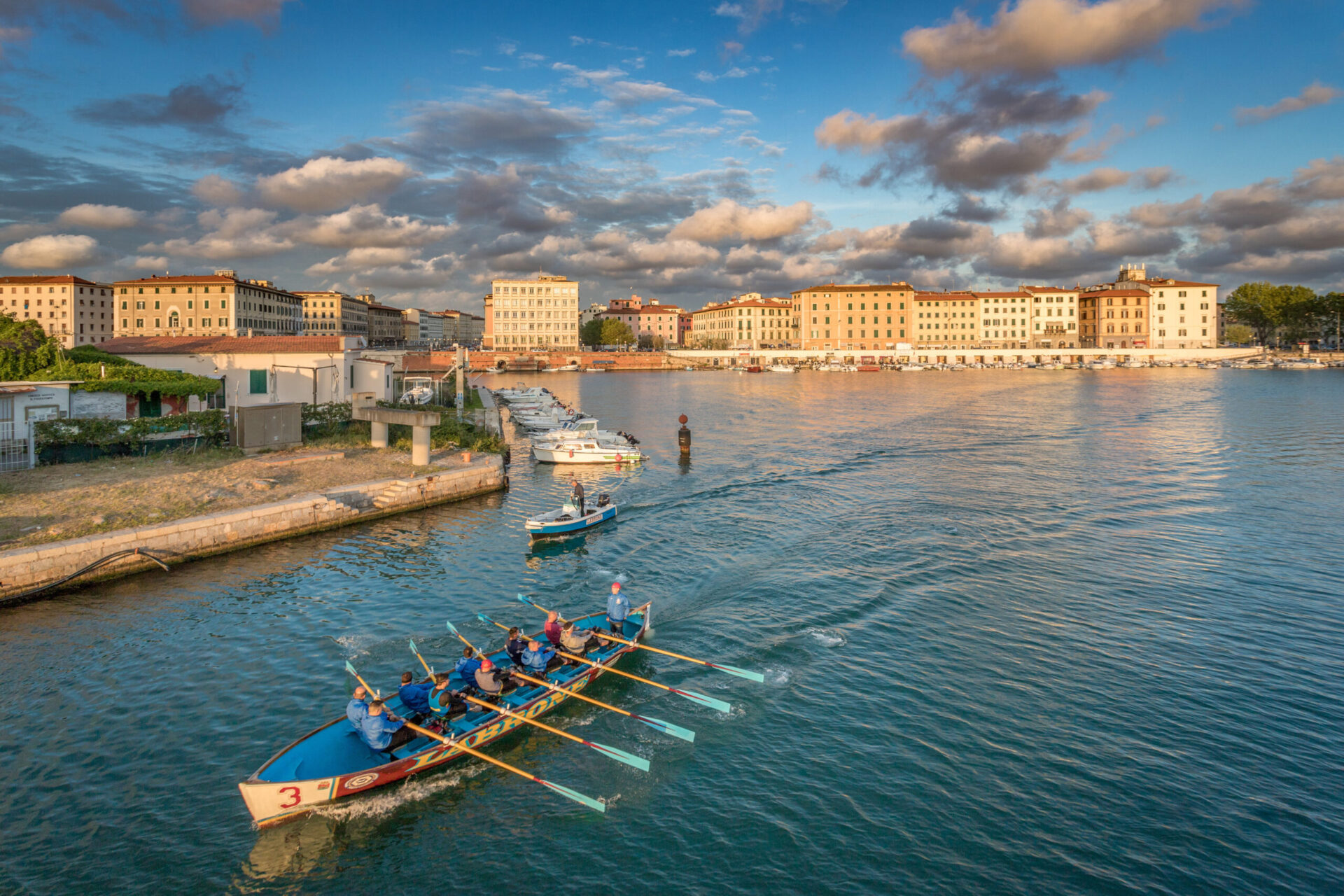 The thrill of the Livorno Rowing Races