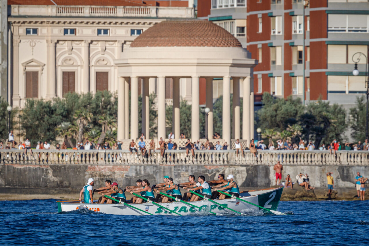 The thrill of the Livorno Rowing Races