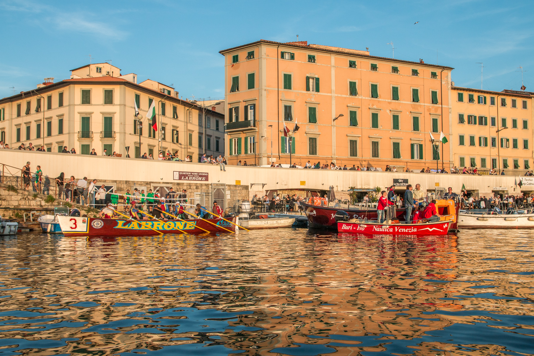 The thrill of the Livorno Rowing Races