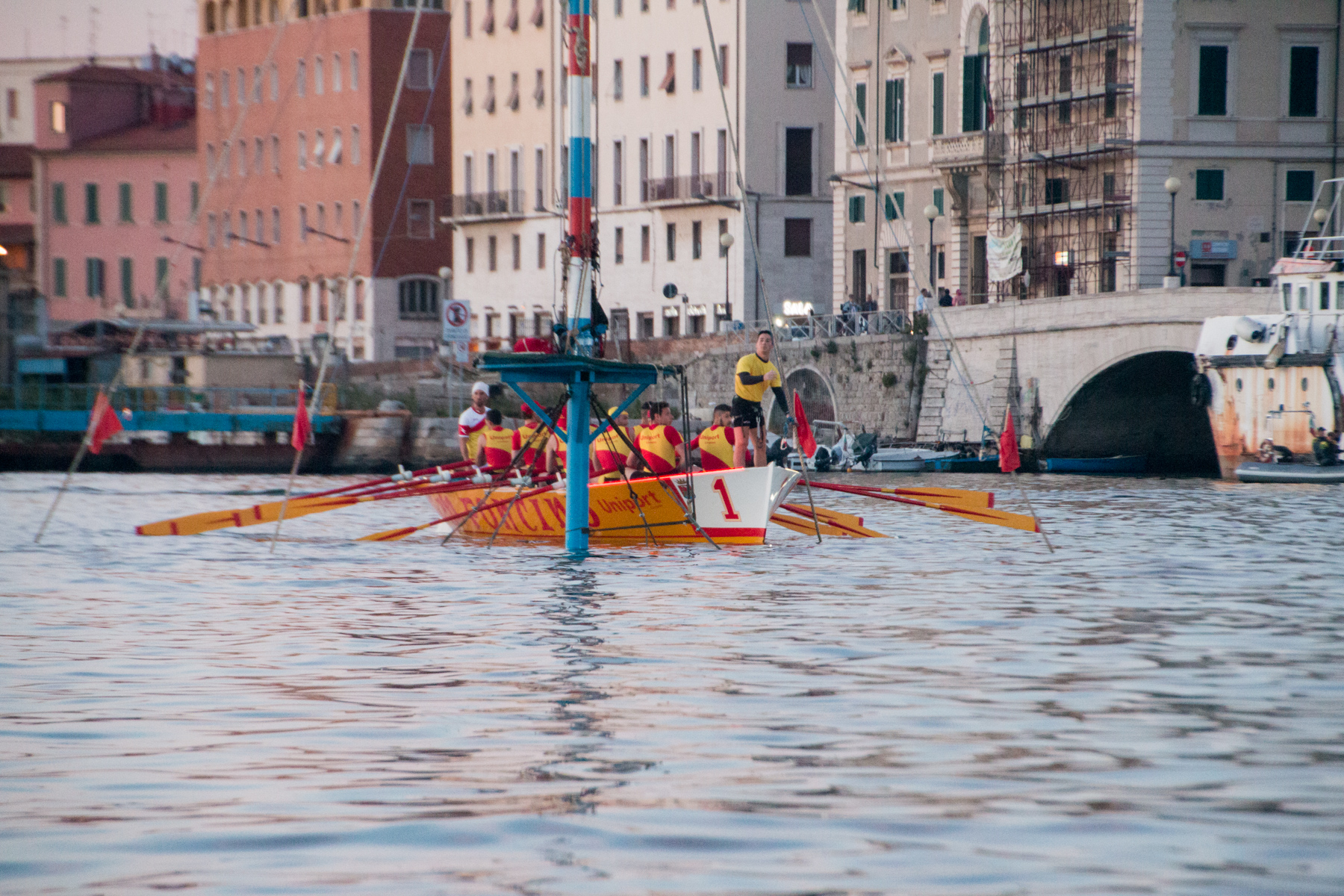 The thrill of the Livorno Rowing Races