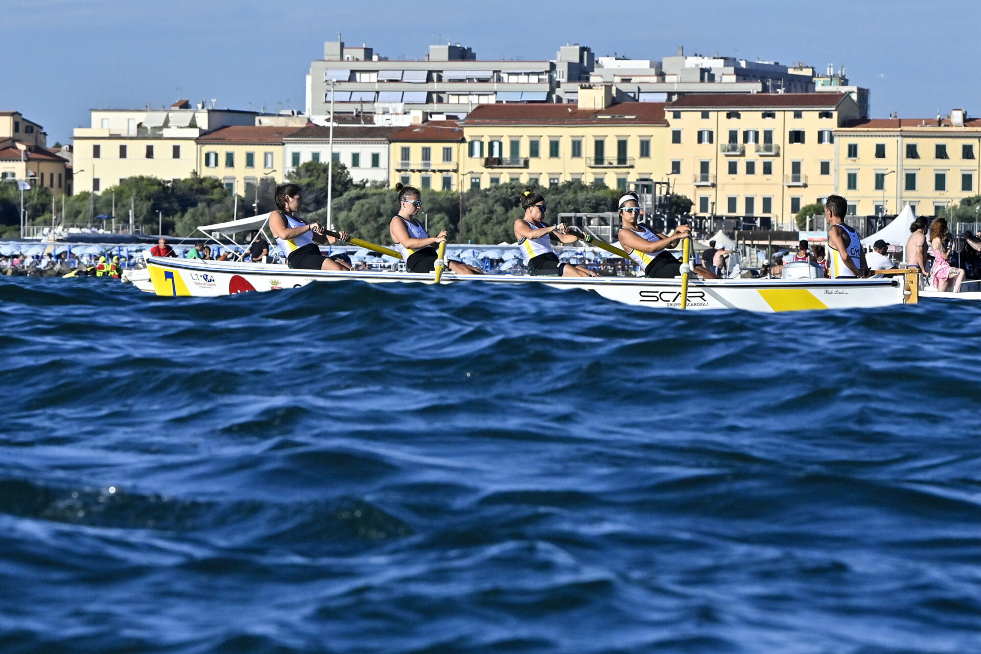 The thrill of the Livorno Rowing Races