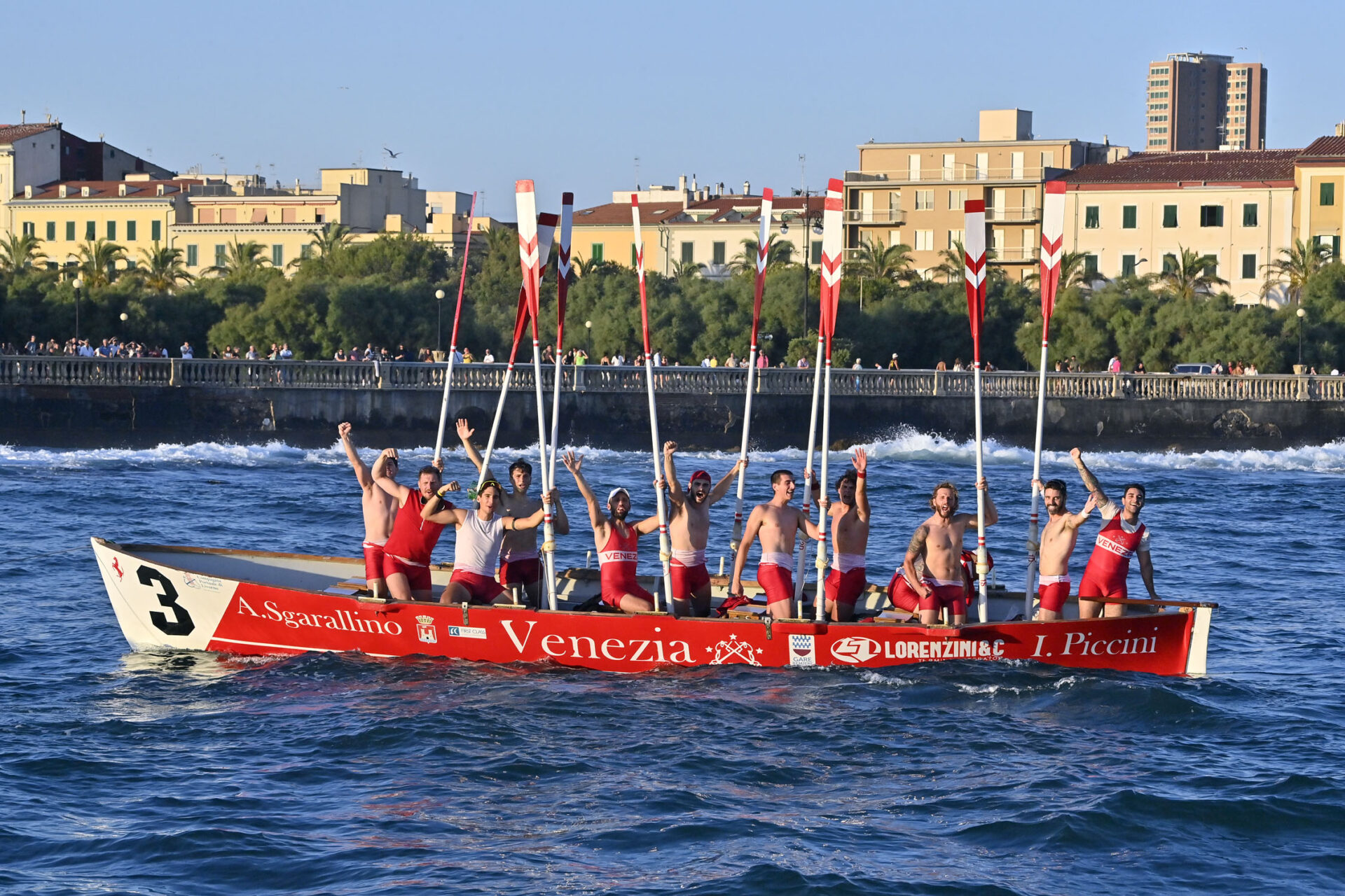 The thrill of the Livorno Rowing Races