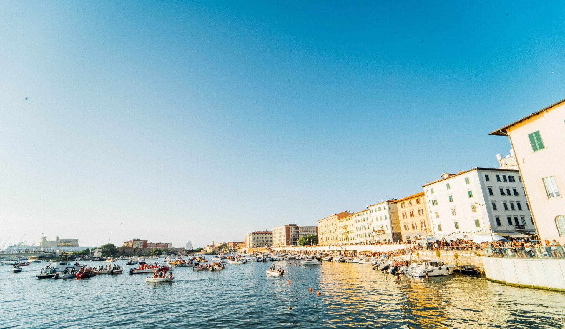 The thrill of the Livorno Rowing Races