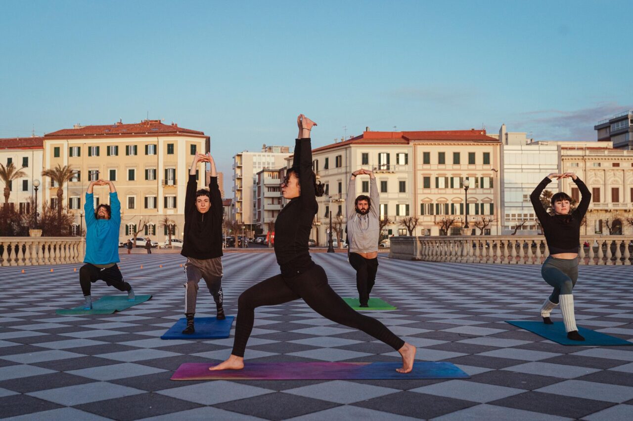 Lezioni di hatha yoga al tramonto