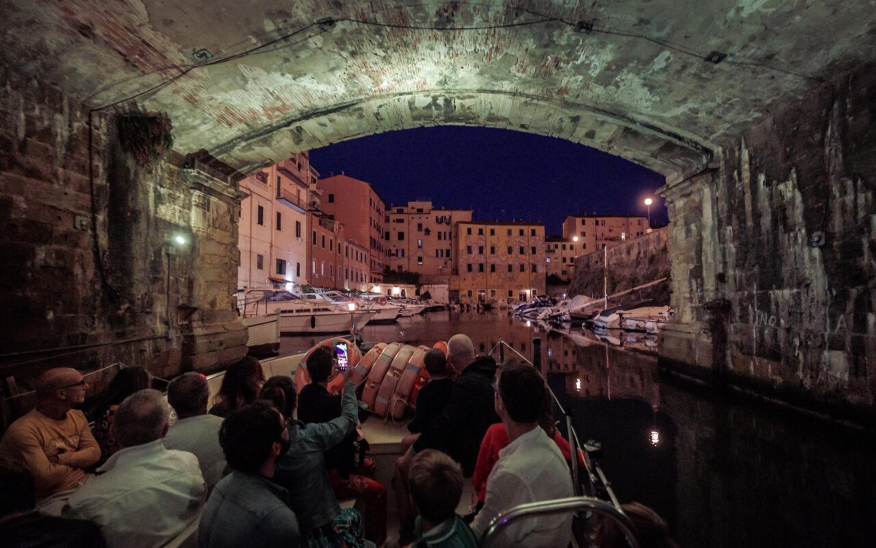 Tour in Battello lungo i fossi della Venezia